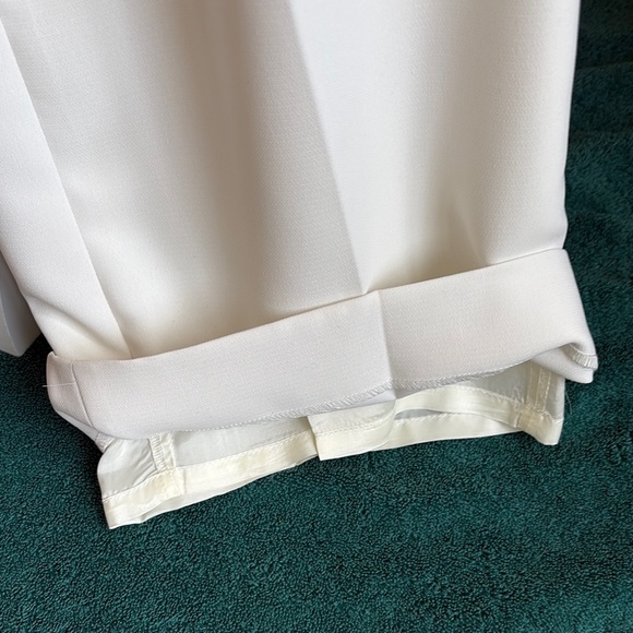 Elegant Ivory/white Women's two piece pant suit - Picture 5 of 6